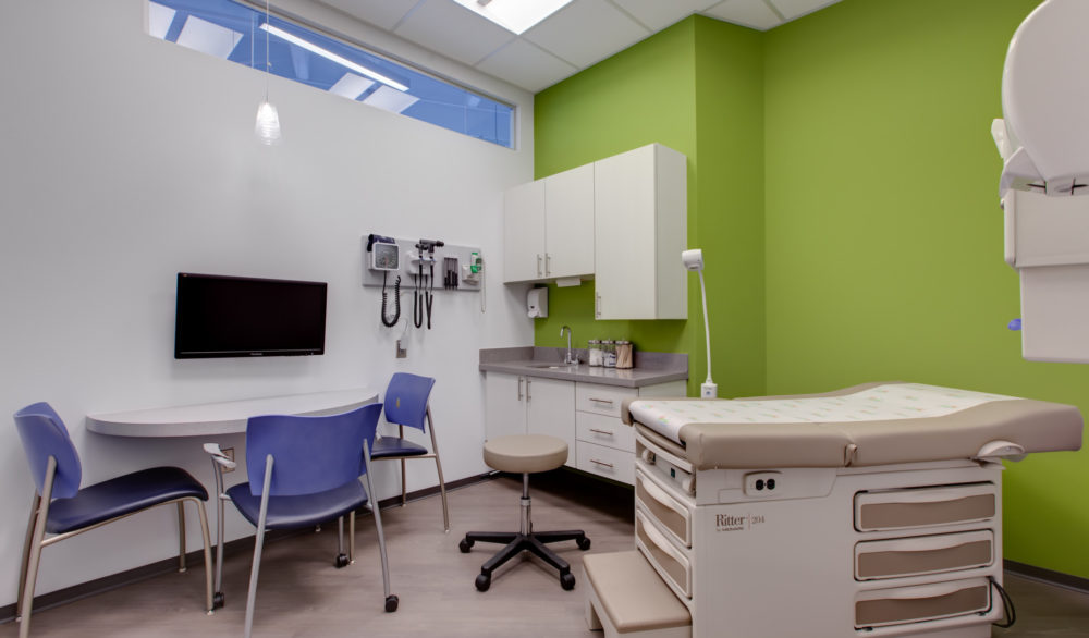 An examination room of Turntable Health, designed by LGA Architecture.